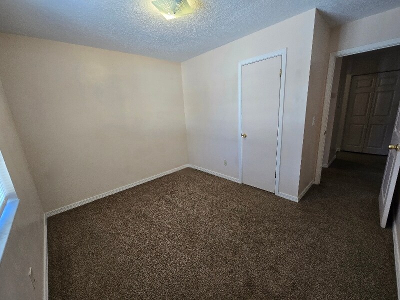 Building Photo - 458 Bentwood Ln