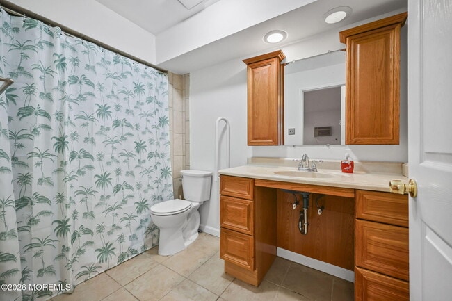 Building Photo - 110 Amberly Dr