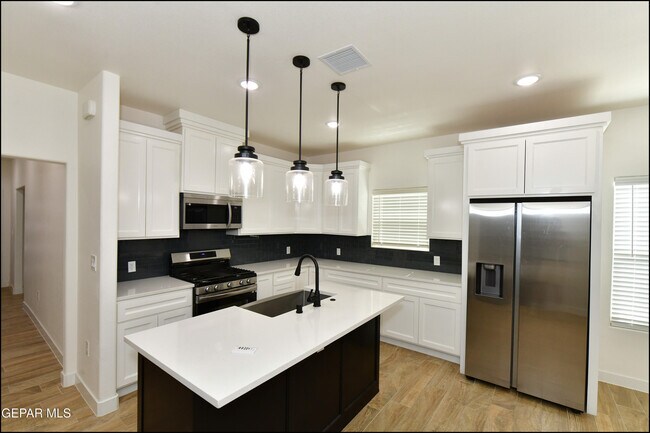 Building Photo - 7913 Mitzie Ram Pl