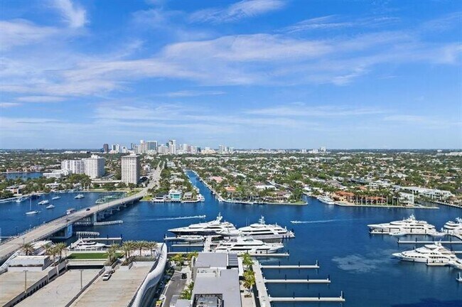 Building Photo - 200 S Birch Rd