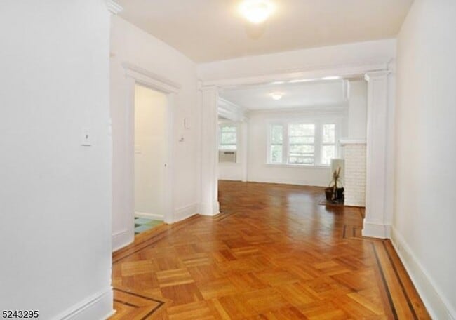 Building Photo - 61 S Fullerton Ave