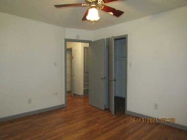 Building Photo - Very nice home located in the Park Lane ar...