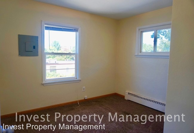 Building Photo - 331 W Fuller Ave