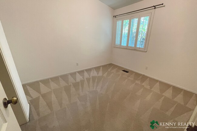 Building Photo - Stunning 3 Bedroom, 2 Bathroom Home in San Carlos