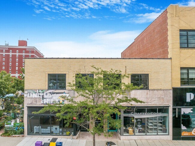 Building Photo - 29 Page Ave