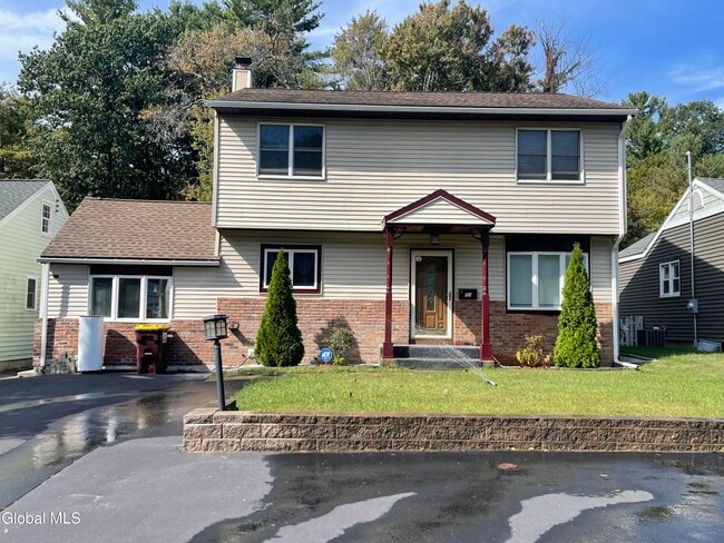 Primary Photo - 11 Fletcher Rd