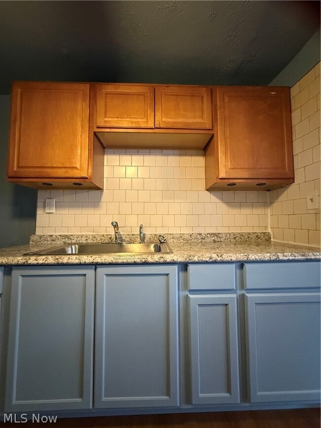 Building Photo - 1427 E 252nd St