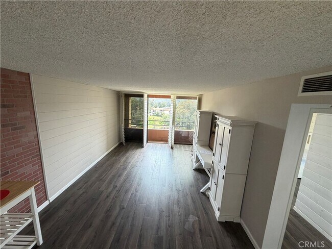 Building Photo - 24055 Paseo Del Lago W