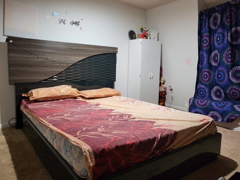 Lofy - 176 Thoreau Dr