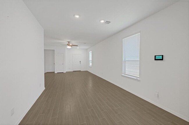 Building Photo - 25395 Northpark Lake Dr