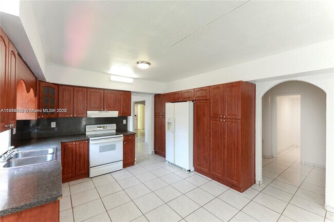 Building Photo - 3019 SW 68th Terrace