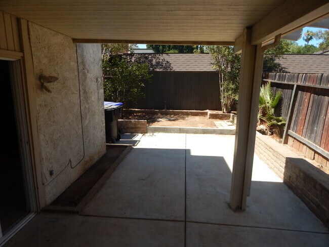 Building Photo - 6148 Ave Juan Diaz