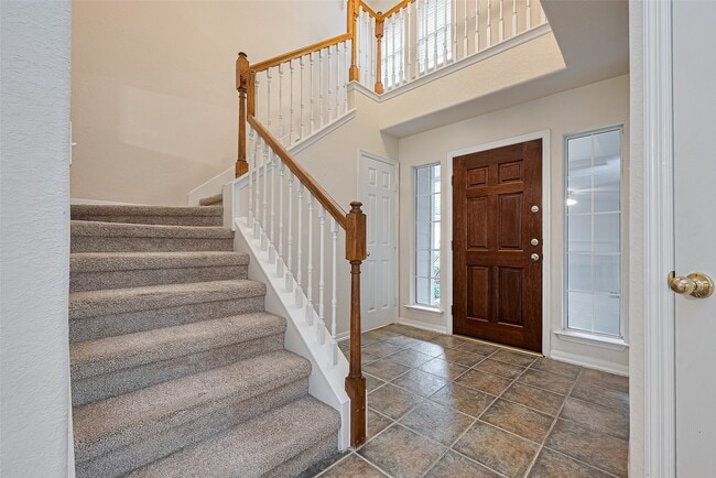 Building Photo - 18 W Greenhill Terrace Pl