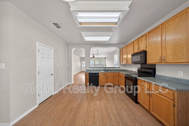 Building Photo - 212 Cloud Crossing