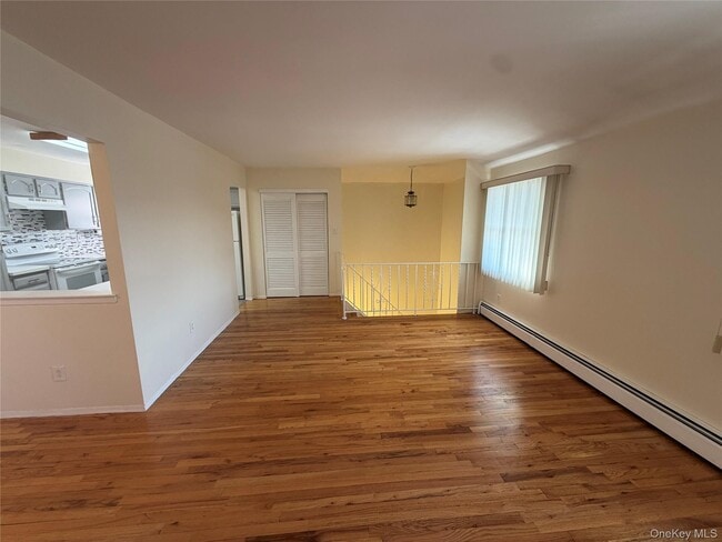 Building Photo - 164-11 95th St