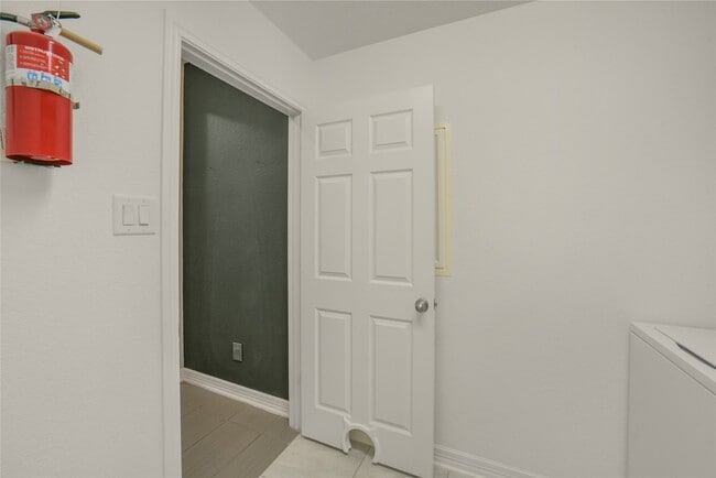 Building Photo - 10919 Walts Run Ln