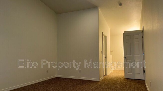 Building Photo - 195 S Stardust Ct