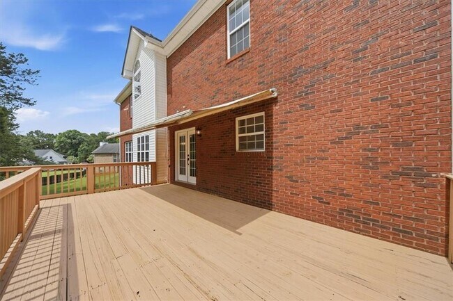 Building Photo - 2000 Millstone Dr SW