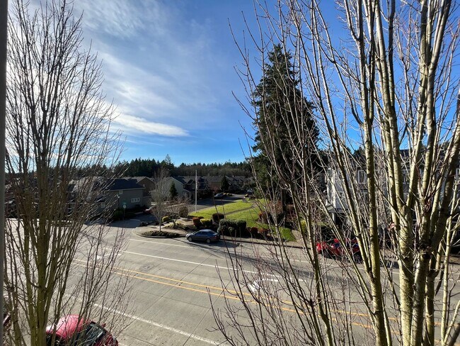 Building Photo - Top Floor 2 Bed 2 Bath Condo Hillsboro/Bea...