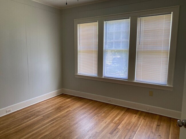 Building Photo - Highland 3BR/1BA by Centenary College