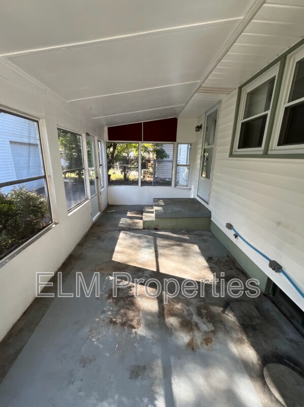 Building Photo - 818 S Ashburton Rd