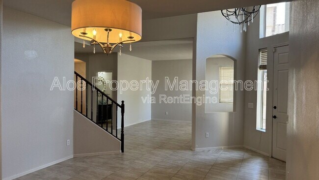 Building Photo - 491 W Ebony Way