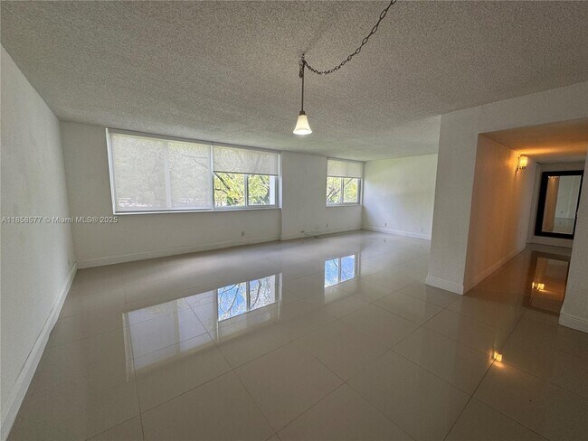 Building Photo - 9143 SW 77th Ave