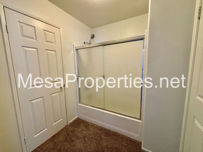 Building Photo - 15083 Brown Ln