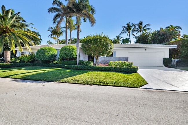 Building Photo - 230 Osceola Way