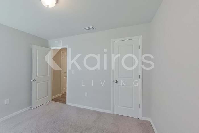 Building Photo - 4341 NW 34th Ave