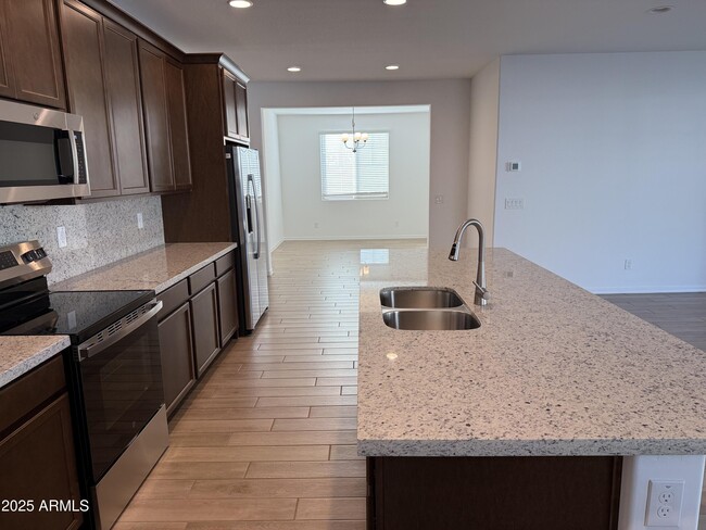 Building Photo - 10270 W Indianola Ave