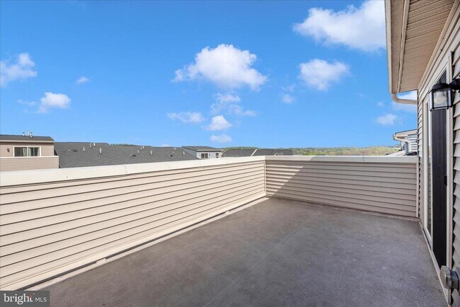 Building Photo - 6042 Fallfish Ct