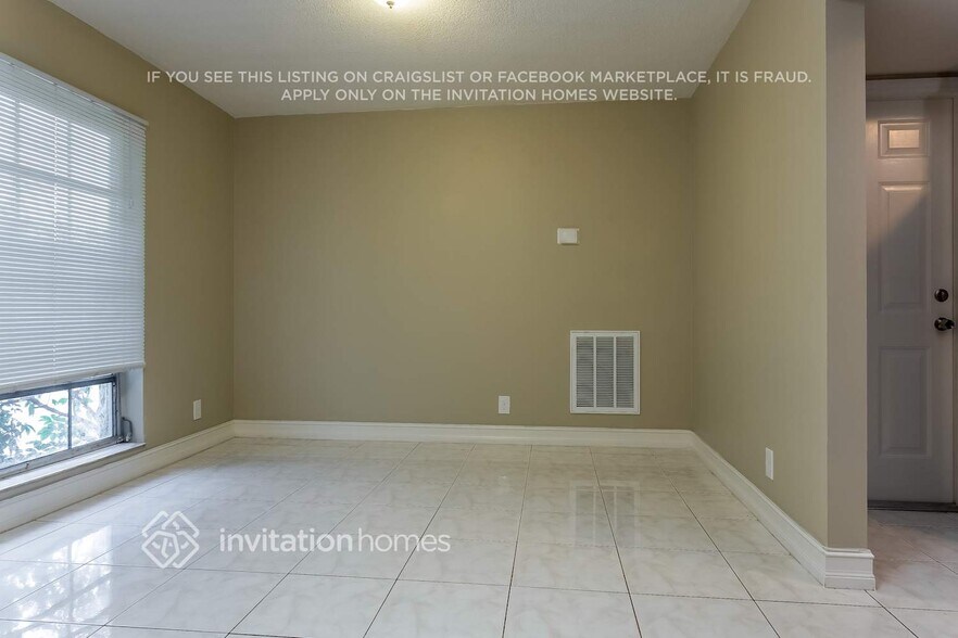 Building Photo - 341 SW 64th Ave