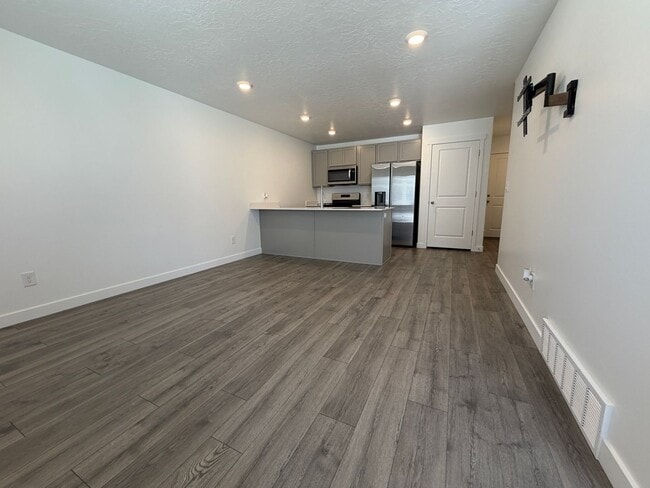 Building Photo - 1378 S 3640 E