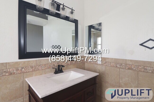 Building Photo - 1337 Serena Cir