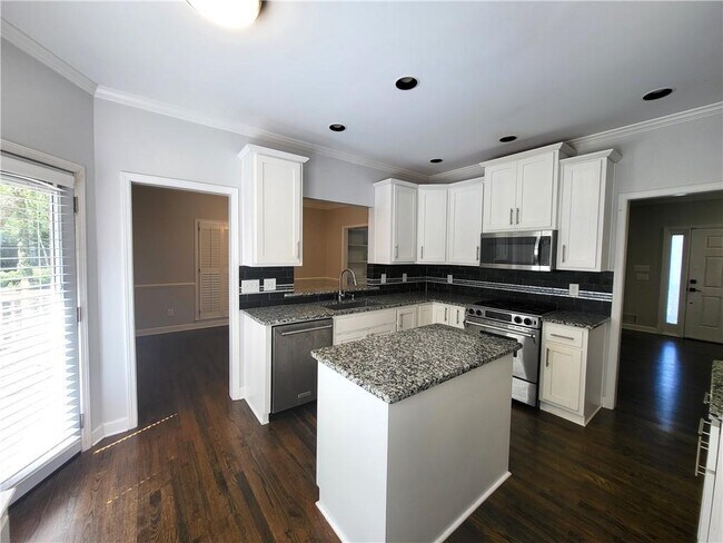 Building Photo - 1155 Davis Pl NW