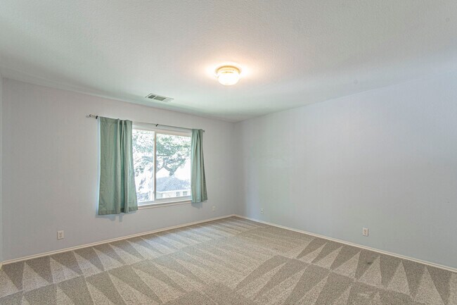 Building Photo - 2208 Portwood Bend Cove