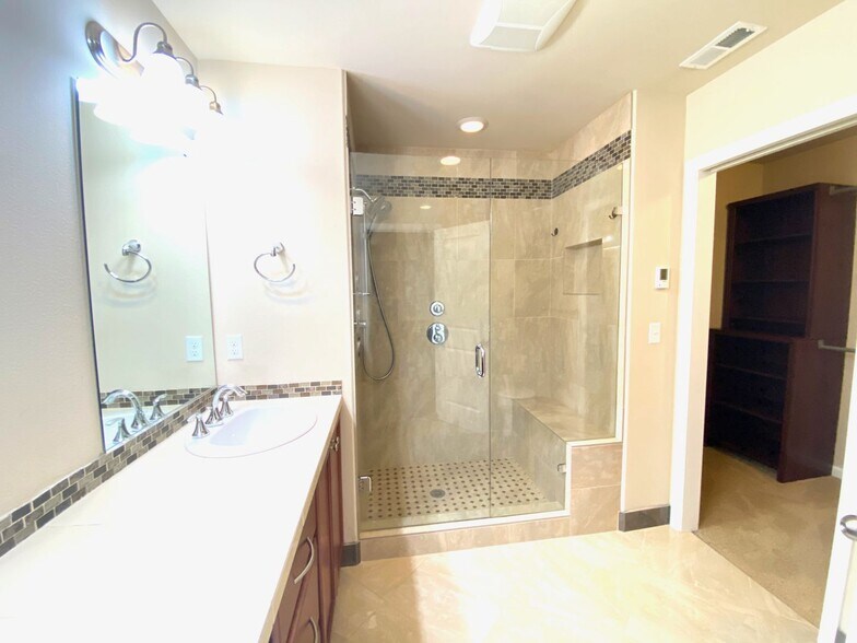 Building Photo - Lake Stevens Home...