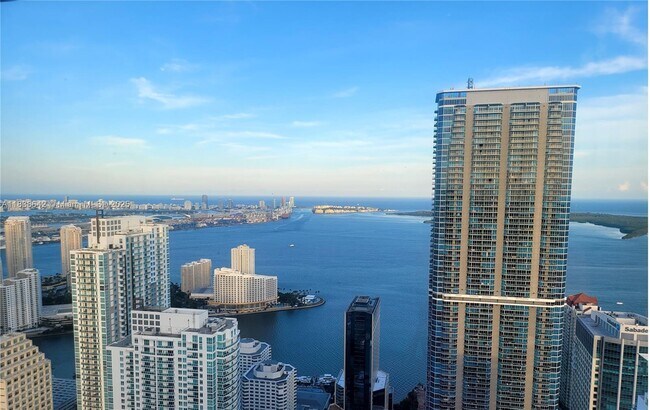 Building Photo - 1000 Brickell Plaza