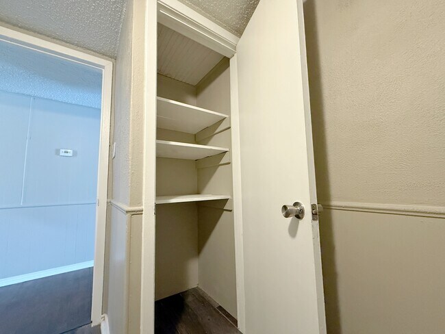Building Photo - 137 Pearce Dr