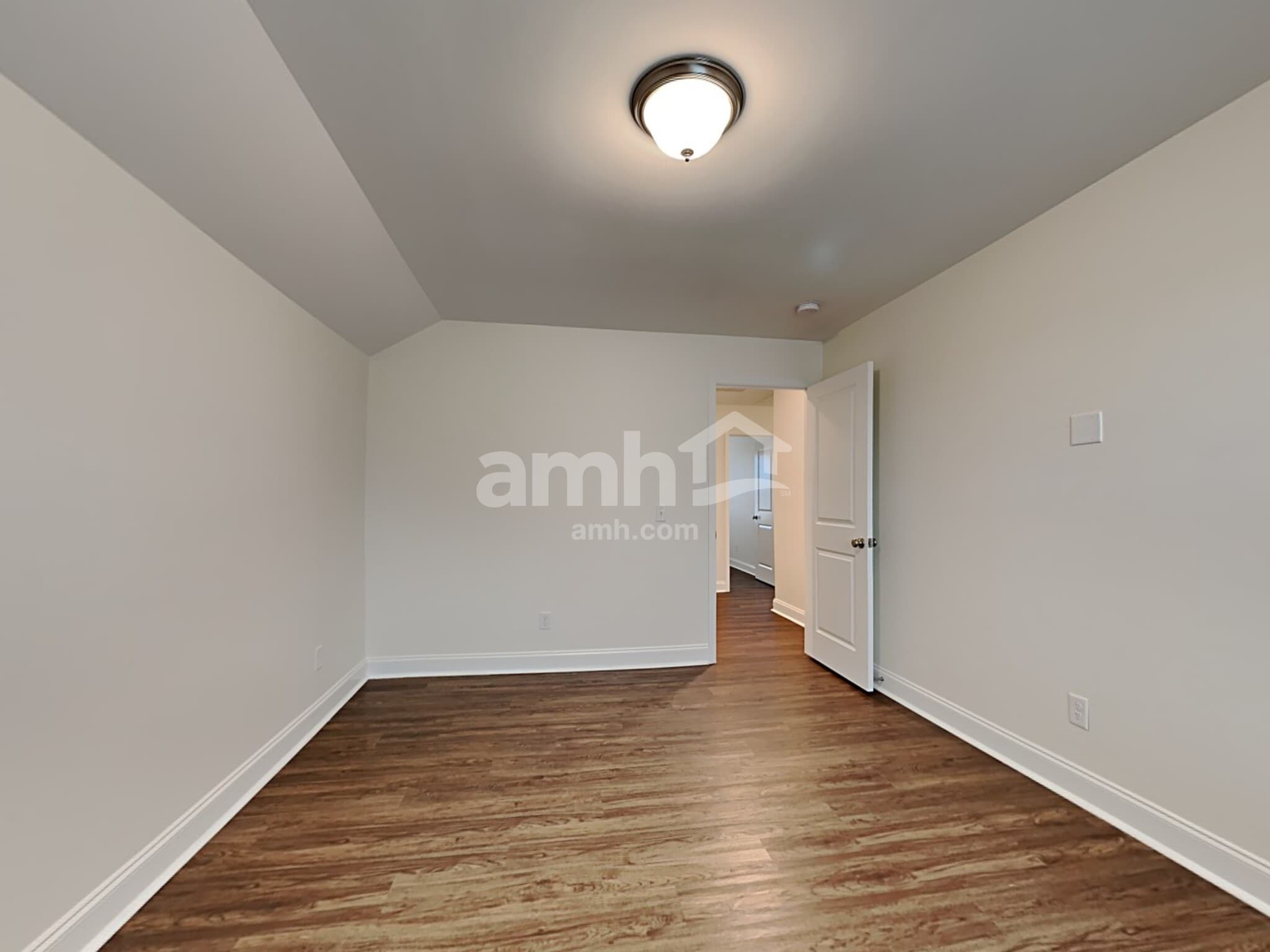 Building Photo - 208 Parkside Blvd