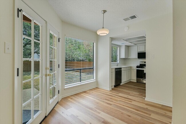 Building Photo - 6103 Hill Forest Dr