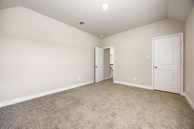 Building Photo - 31214 Gullwing Manor Dr