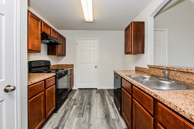 Primary Photo - 5818 Northern Oak St