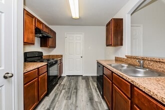 Building Photo - 5818 Northern Oak St