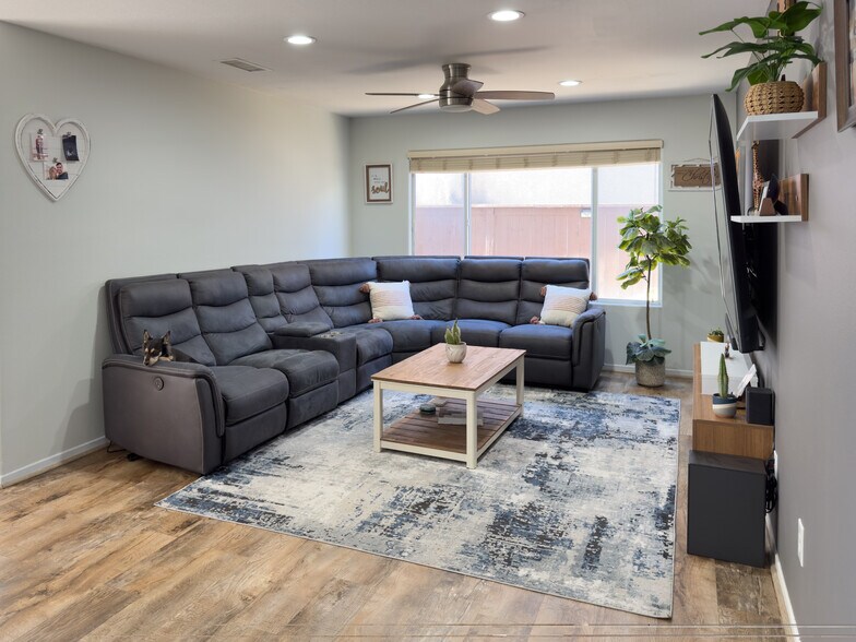 Building Photo - 8932 Gateway View Ct