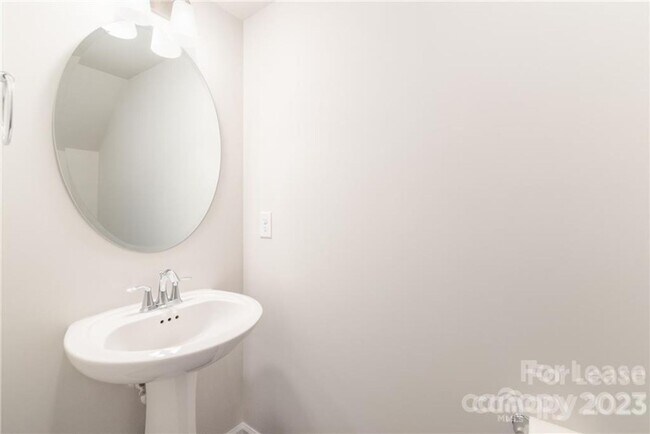 Building Photo - 3 bedroom town home in Rea Farms- walkable community to restaurants, shops, walking trails
