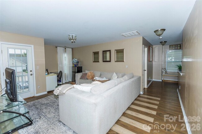 Building Photo - 2922 Deep Cove Dr NW