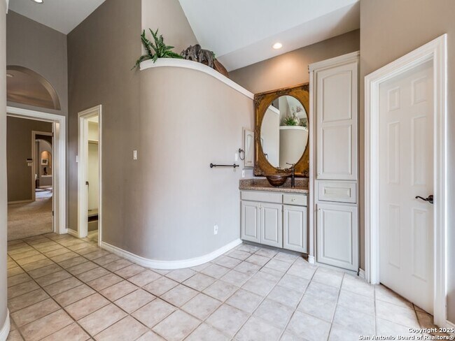 Building Photo - 19114 Autumn Garden