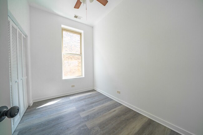 Building Photo - 317 S Homan Ave